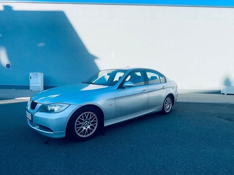Gebraucht BMW 320 170 PS (125 kW) 2008 Silber Limousine