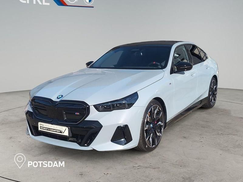 Grau Gebraucht 2024 BMW i5 Shadowline Limousine | 82.890 € - Bild 1/4