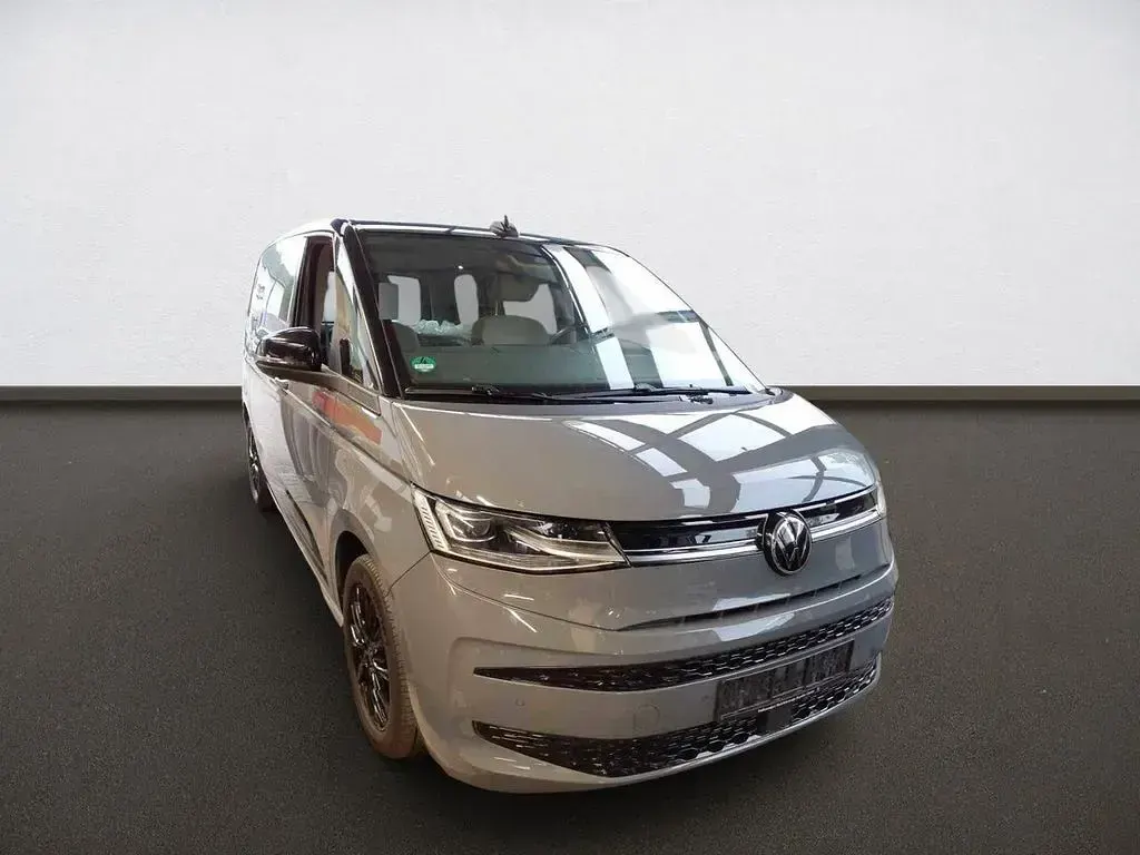 Gebraucht VW Multivan Life 150 PS (110 kW) 2023 Schwarz Van / Kleinbus