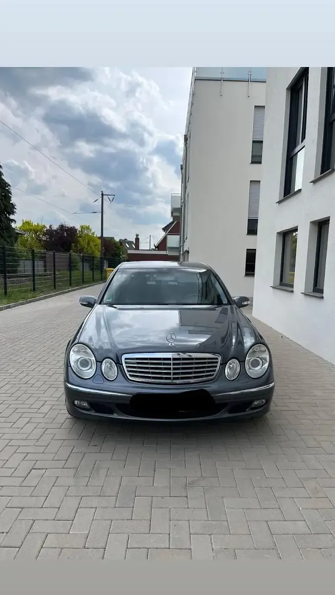 Używany Mercedes E280 Elegance 190 KM (139 kW) 2005 Szary Sedan/Limuzyna