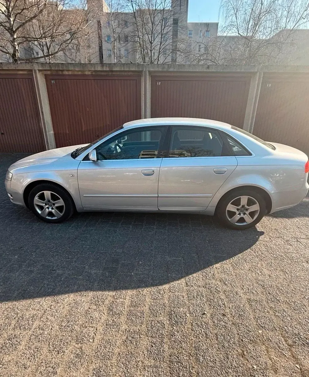 Gebraucht Audi A4 130 PS (95 kW) 2005 Grau Limousine