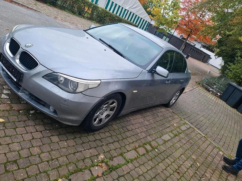 Gebraucht BMW 525 177 PS (130 kW) 2004 Grau Limousine