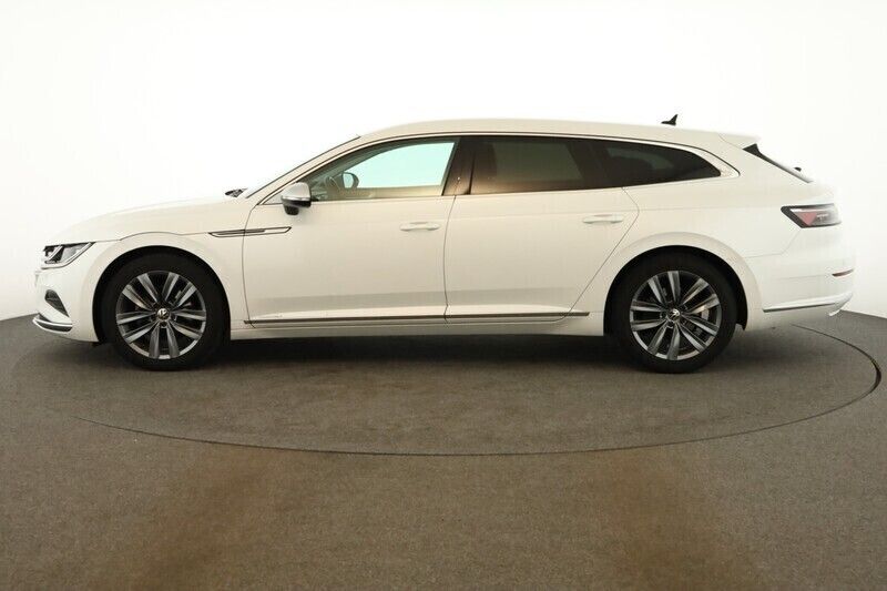 Gebraucht VW Arteon Elegance 150 PS (110 kW) 2023 Oryxweiß perlmutteffekt Kombi