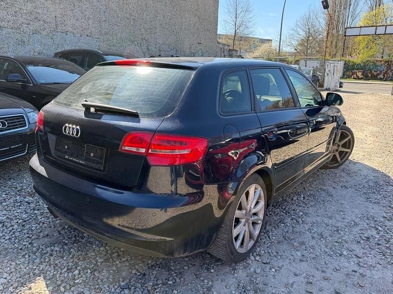 Second-hand Audi A3 Ambiente 125 CP (91 kW) 2009 Albastru Hatchback