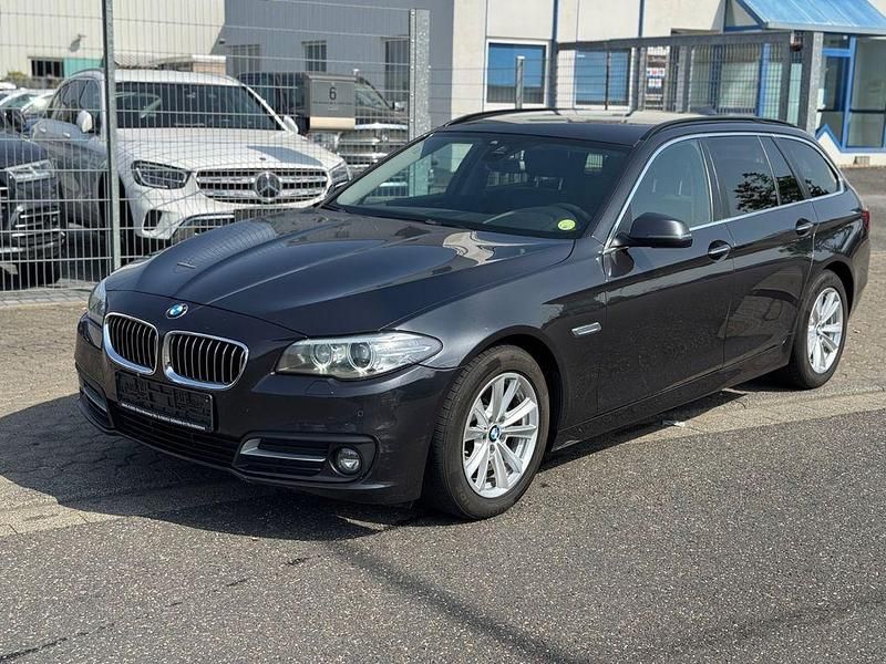 Grau Gebraucht 2015 BMW 520 Performance Limousine | 10.709 € (Fairer Preis) - Bild 1/4