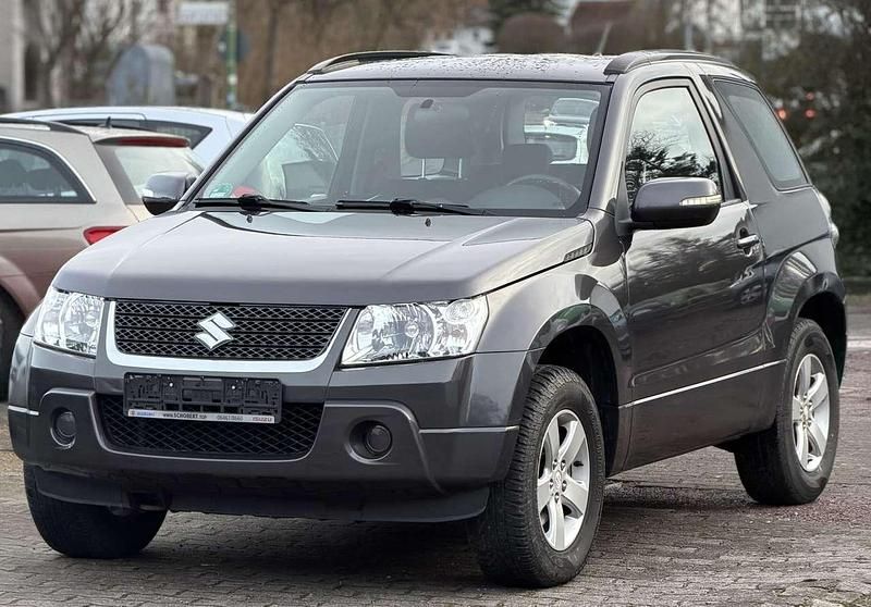 Grau Gebraucht 2012 Suzuki Grand Vitara SUV | 8.500 € (Teuer) - Bild 1/4