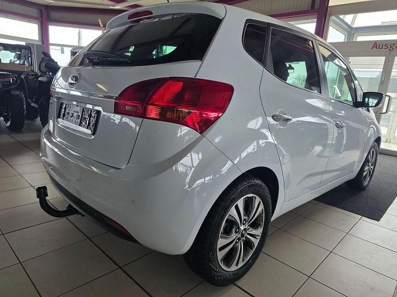 Gebraucht Kia Venga DREAM-TEAM Edition 125 PS (91 kW) 2017 Weiß Kleinwagen