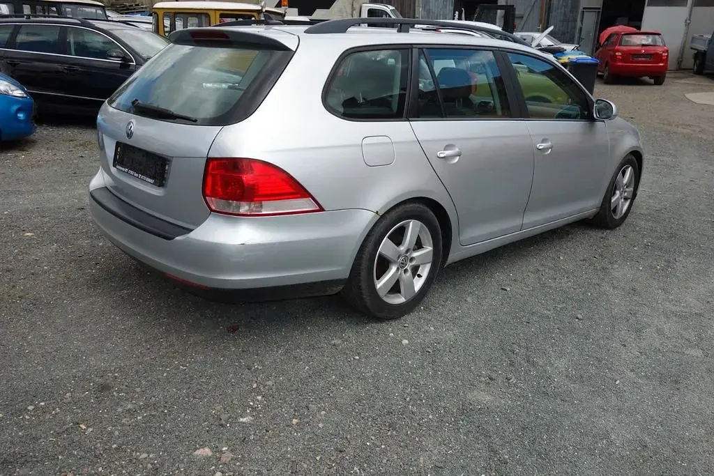 Gebraucht VW Golf V Comfortline 105 PS (77 kW) 2008 Grau Kombi