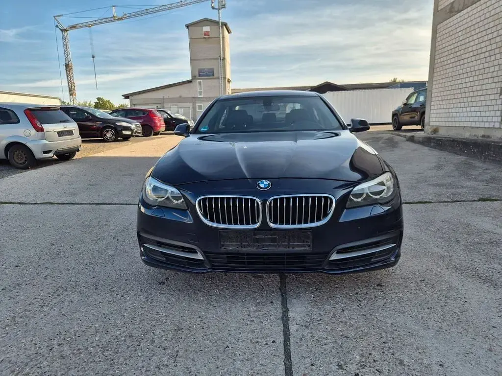 Gebraucht BMW 518 Performance 150 PS (110 kW) 2014 Blau Limousine