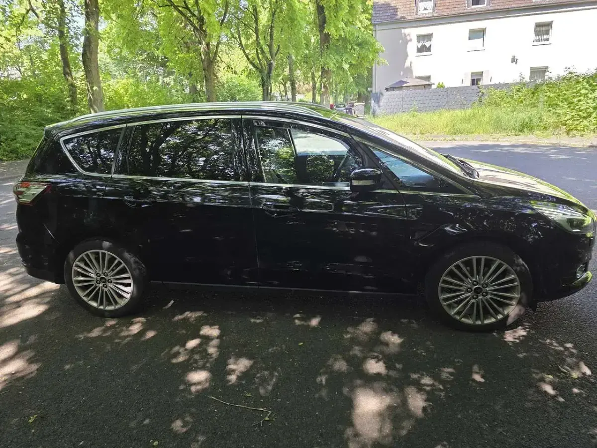Gebraucht Ford S-MAX Titanium 190 PS (139 kW) 2019 Schwarz Van / Kleinbus