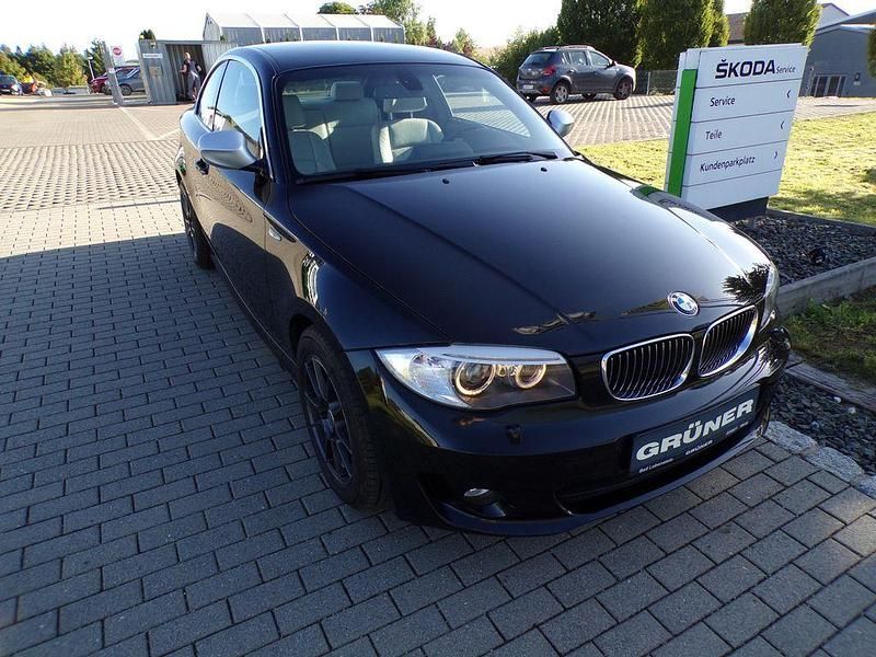 Schwarz Gebraucht 2013 BMW 120 Kleinwagen | 10.990 € (Fairer Preis) - Bild 1/4