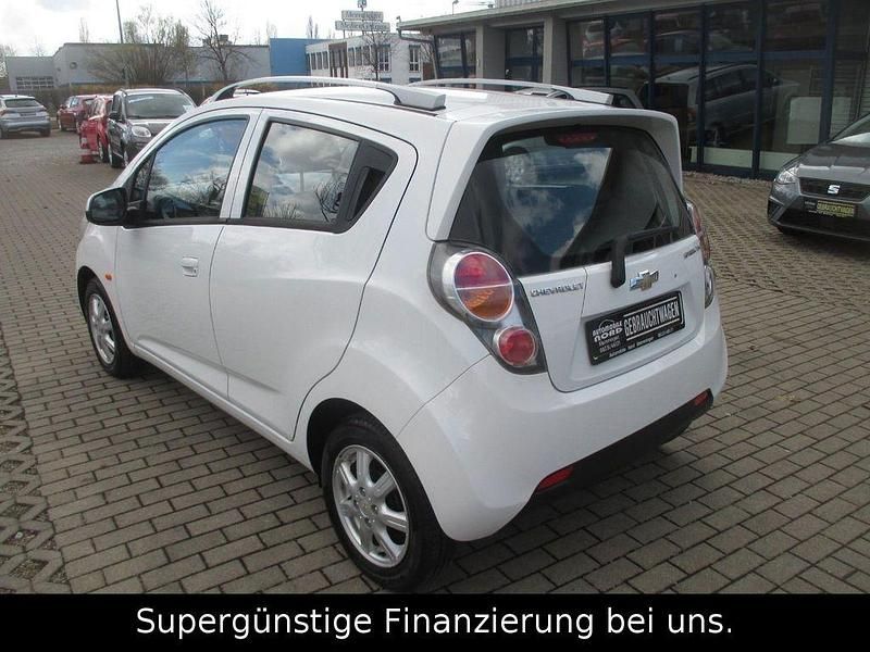 Gebraucht Chevrolet Spark LS 82 PS (60 kW) 2011 Weiß Kleinwagen