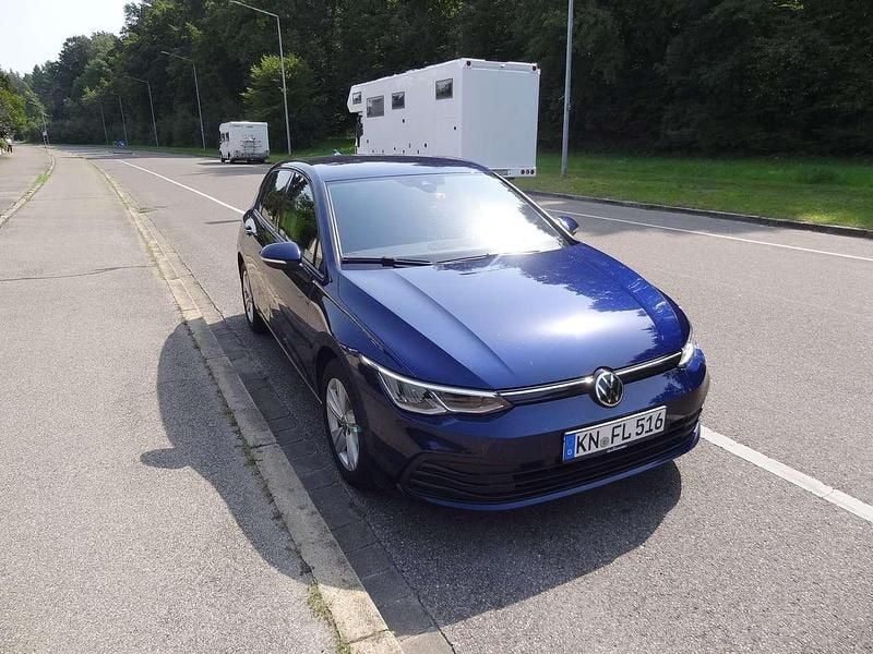 Blau Gebraucht 2020 VW Golf VII Life Limousine | 20.300 € (Fairer Preis) - Bild 1/4