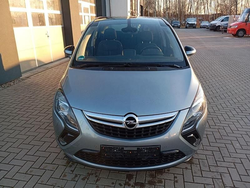 Gebraucht Opel Zafira Tourer 140 PS (102 kW) 2013 Silber Van / Kleinbus