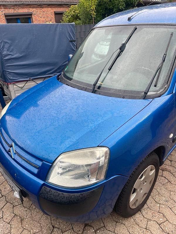 Blau Gebraucht 2004 Citroën Berlingo Van / Kleinbus | 1.000 € (Guter Preis) - Bild 1/4