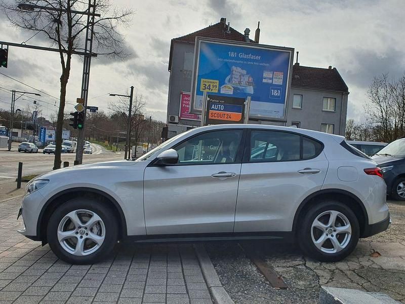 Gebraucht Alfa Romeo Stelvio Super 209 PS (153 kW) 2018 Silber SUV
