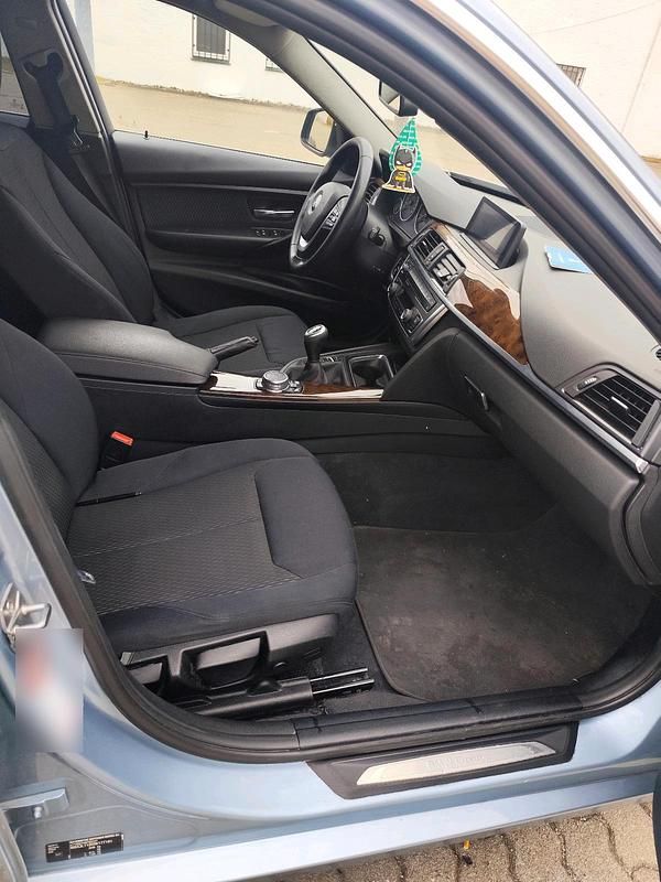 Gebraucht BMW 320 163 PS (119 kW) 2014 Grau Kombi