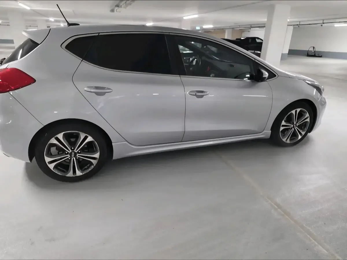 Używany Kia Ceed GT 160 KM (117 kW) 2016 Srebrny Hatchback