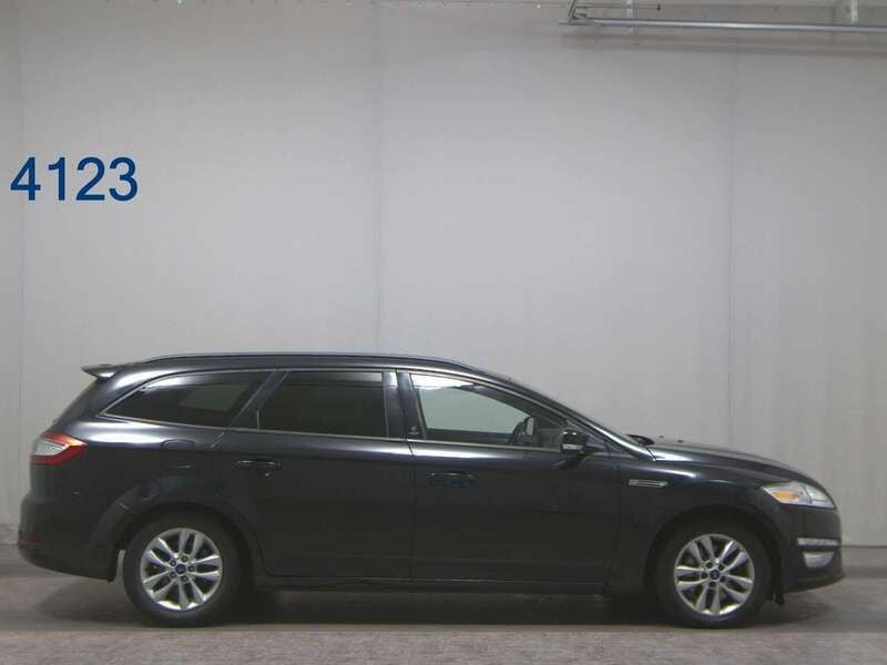 Pantherschwarz metallic Gebraucht 2012 Ford Mondeo Kombi | 2.450 € (Superpreis) - Bild 1/4