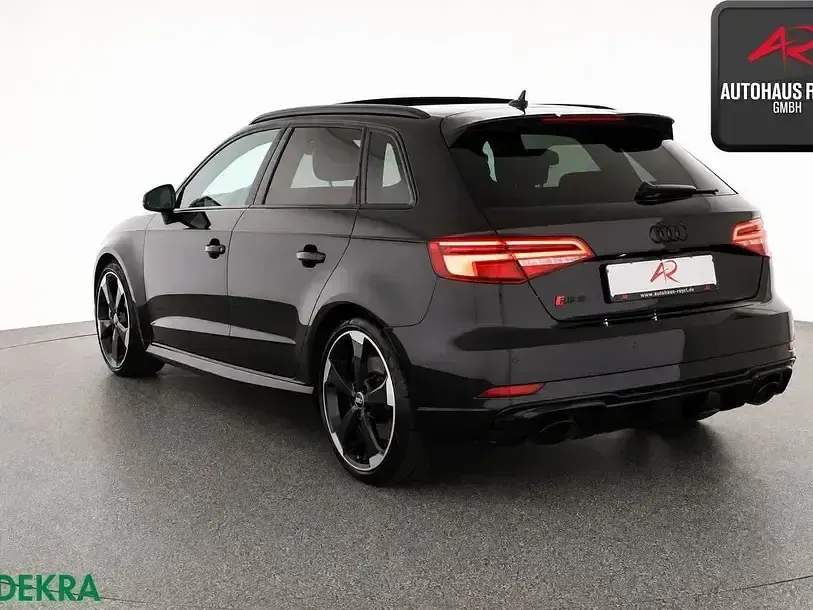 Gebraucht Audi RS3 Sport 400 PS (294 kW) 2019 Mythosschwarz Limousine