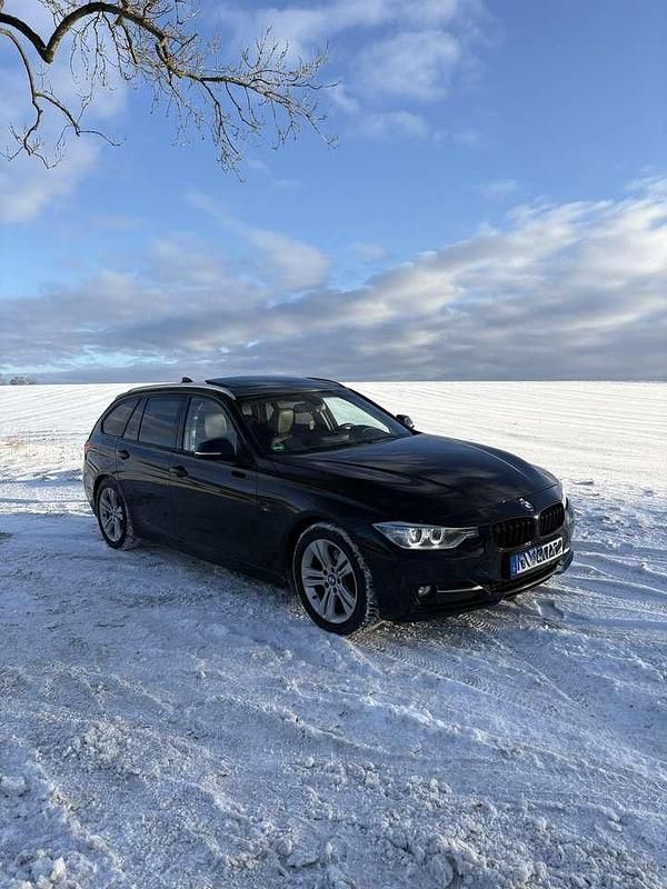 Gebraucht BMW 320 Sport Line 184 PS (135 kW) 2013 Schwarz Kombi