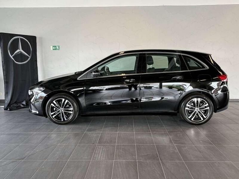 Gebraucht Mercedes B200 Advanced 163 PS (119 kW) 2024 Unilack nachtschwarz Van / Kleinbus