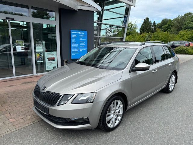 Beige Gebraucht 2017 Skoda Octavia Ambition Kombi | 16.260 € (Etwas zu teuer) - Bild 1/4