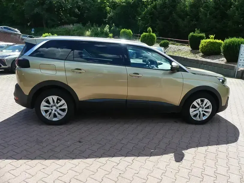 Gebraucht Peugeot 5008 120 PS (88 kW) 2017 Lackierung pyrite/metallic klarlack (metallic) SUV