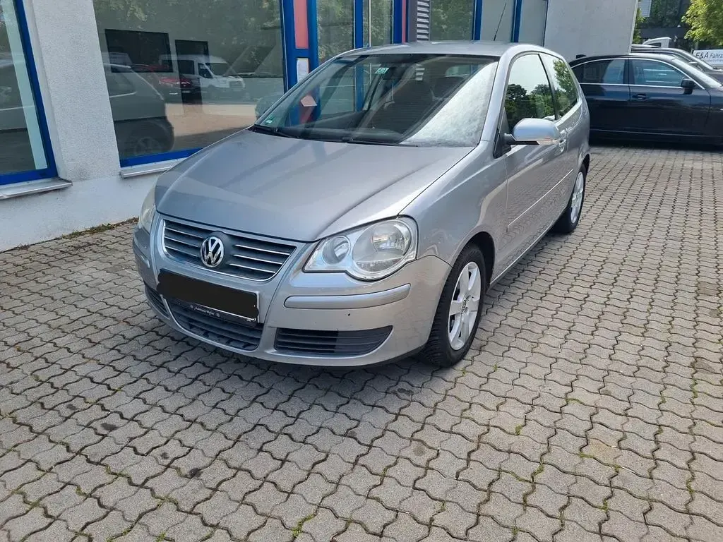 Gebraucht VW Polo Comfortline 75 PS (55 kW) 2005 Silber Limousine