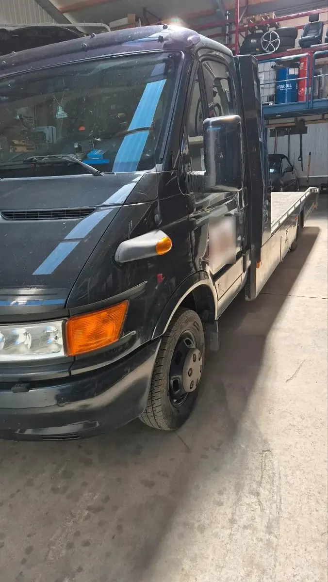 Gebraucht Iveco Daily 145 PS (106 kW) 2003 Schwarz Pickup