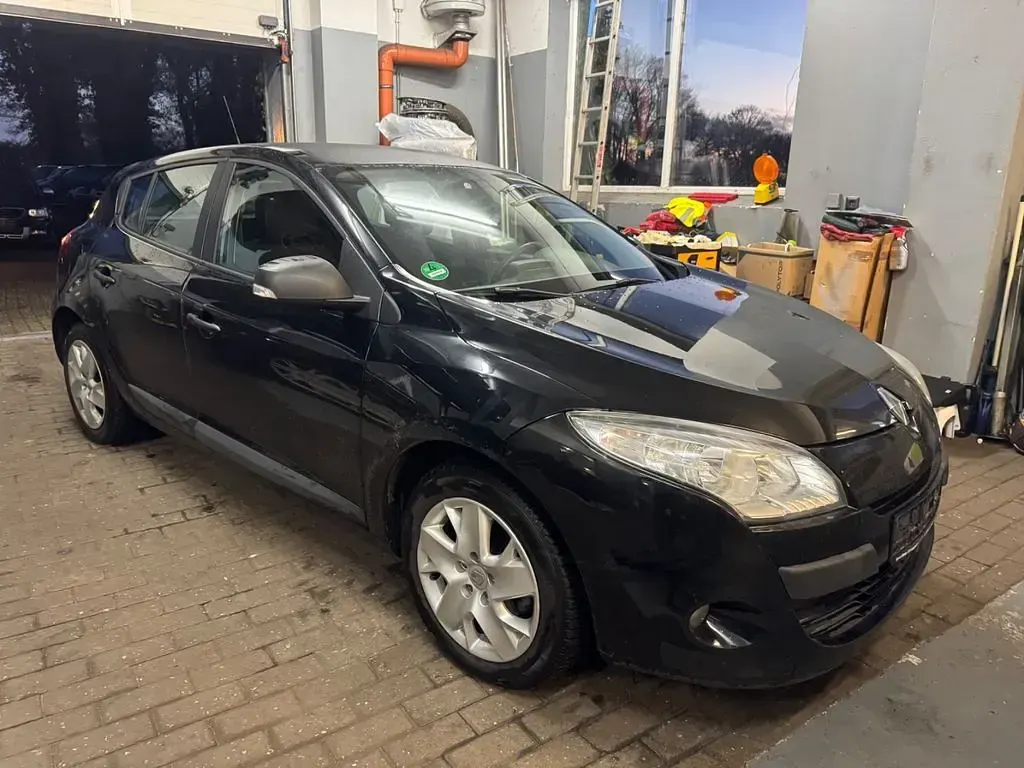 Gebraucht Renault Mégane III 101 PS (74 kW) 2011 Schwarz Limousine