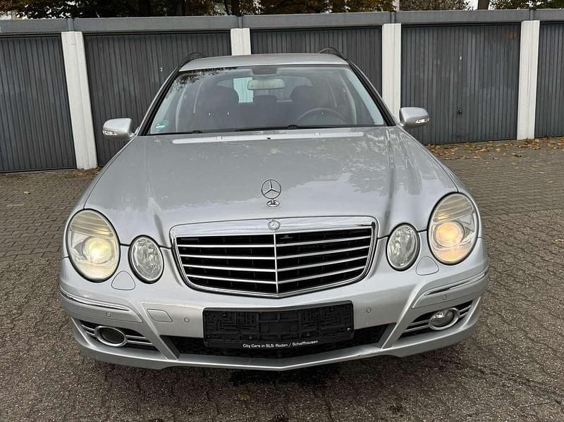 Gebraucht Mercedes E220 170 PS (125 kW) 2009 Iridiumsilber  metalliclack Kombi