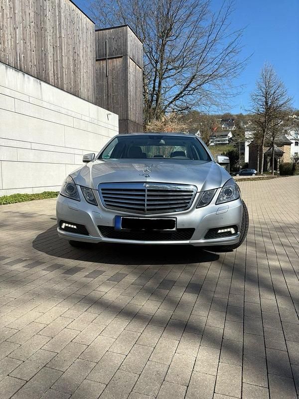 Second-hand Mercedes E350 292 CP (214 kW) 2009 Argintiu Berlinǎ