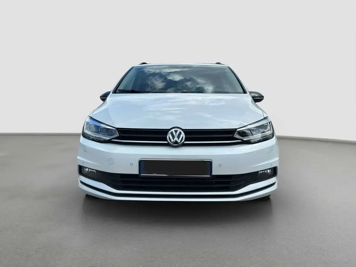 Gebraucht VW Touran Highline 190 PS (139 kW) 2018 Weiß Van / Kleinbus