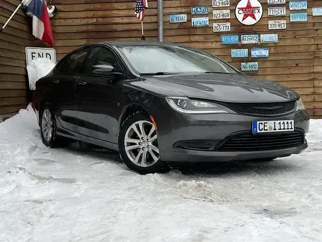 Second-hand Chrysler 200 294 CP (216 kW) 2015 Gri Berlinǎ