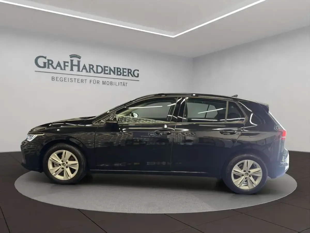 Gebraucht VW Golf VIII Life 116 PS (85 kW) 2025 Schwarz Limousine