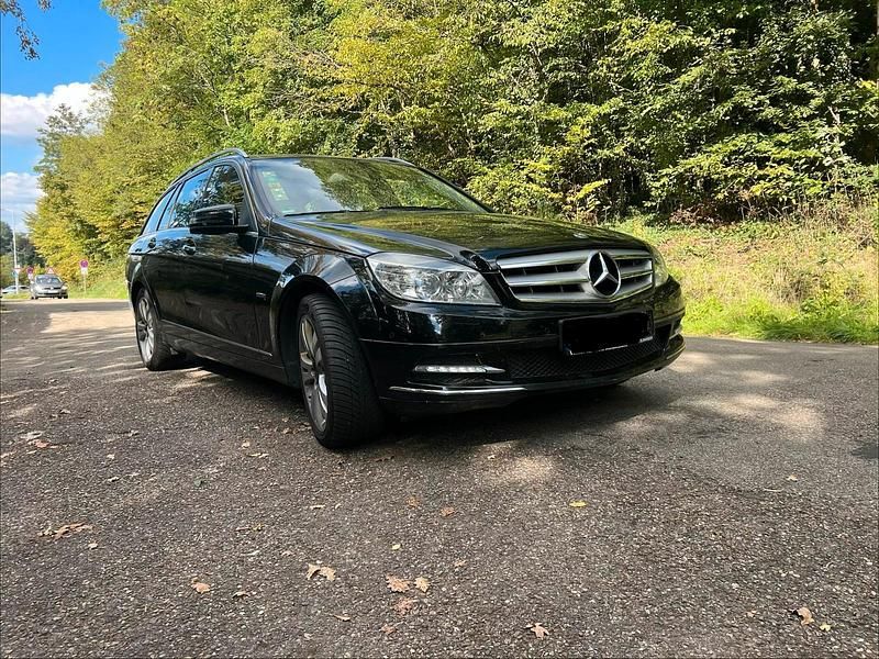 Gebraucht Mercedes C220 Avantgarde 170 PS (125 kW) 2010 Schwarz Kombi