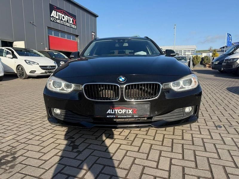 Gebraucht BMW 320 Sport Line 184 PS (135 kW) 2014 Schwarz Kombi