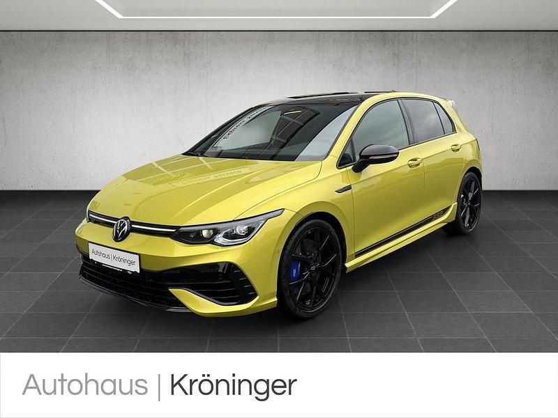 Gelb Gebraucht 2023 VW Golf VIII Edition Limousine | 49.990 € (Teuer) - Bild 1/4