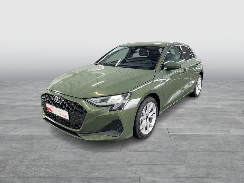 Gebraucht Audi A3 Ambiente 150 PS (110 kW) 2024 Distriktgrün metallic Limousine