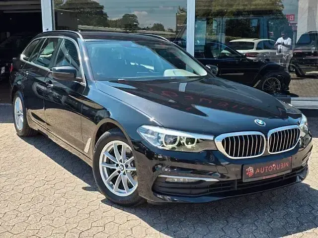 Gebraucht BMW 520 Shadowline 215 PS (158 kW) 2018 Saphirschwarz Kombi
