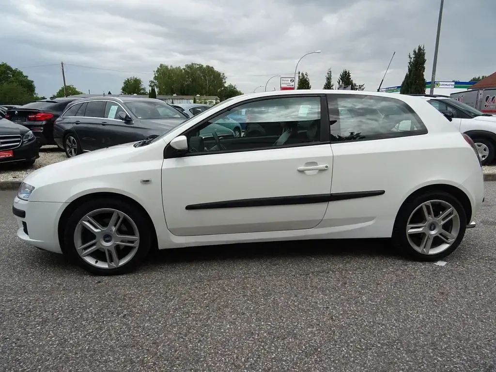 Gebraucht Fiat Stilo Dynamic 133 PS (97 kW) 2005 Weiß Limousine