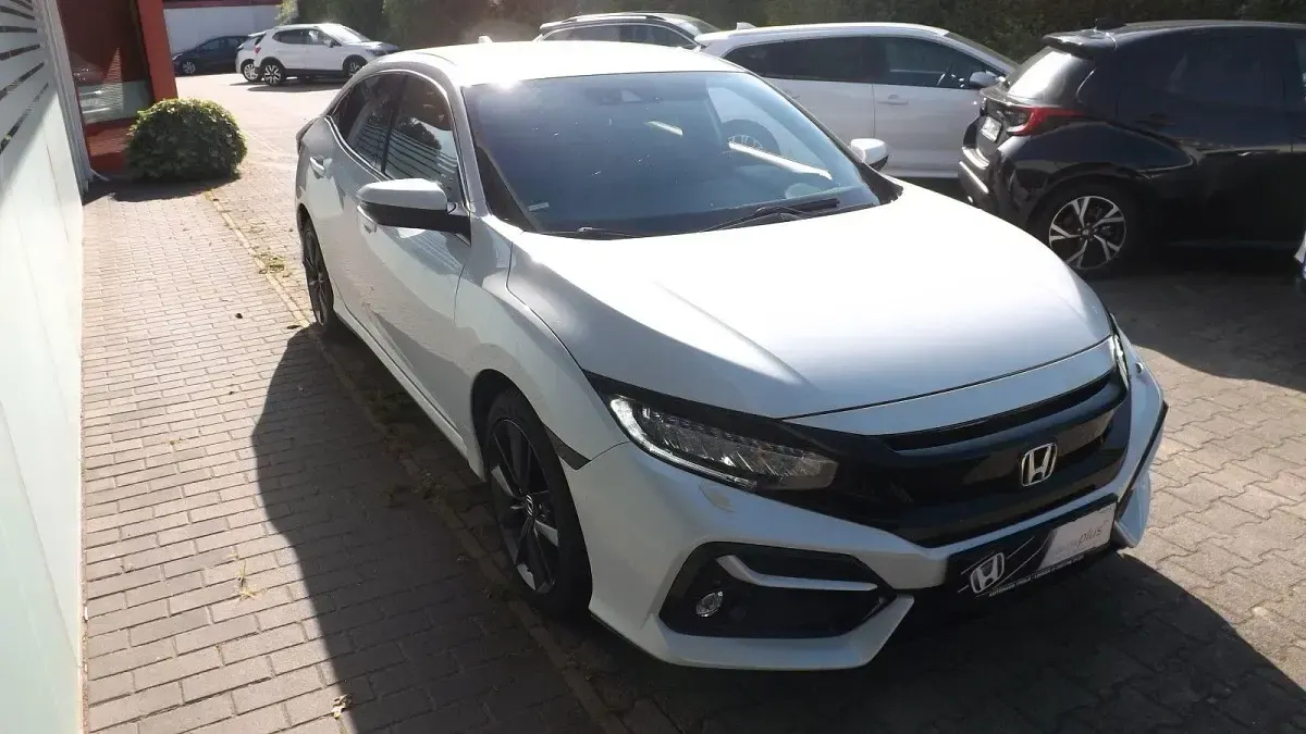 Gebraucht Honda Civic Elegance 126 PS (92 kW) 2021 Weiß Limousine