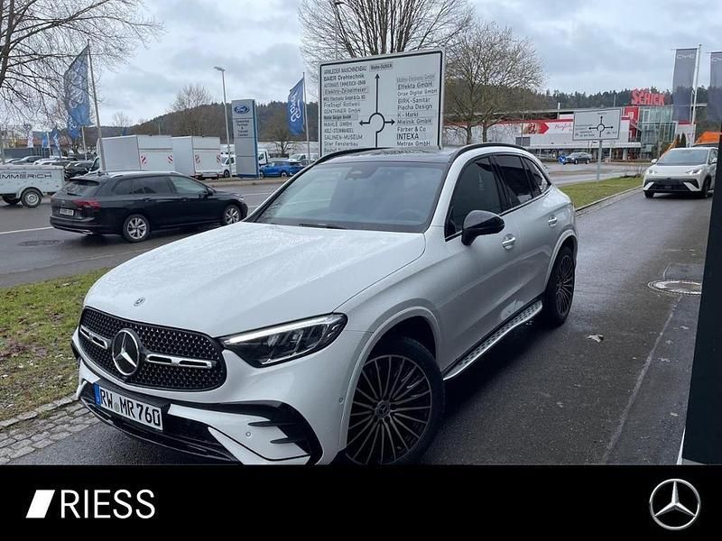 Gebraucht Mercedes GLC220 AMG 197 PS (144 kW) 2026 Unilack polarweiß SUV