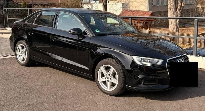 Gebraucht Audi A3 116 PS (85 kW) 2019 Schwarz Limousine
