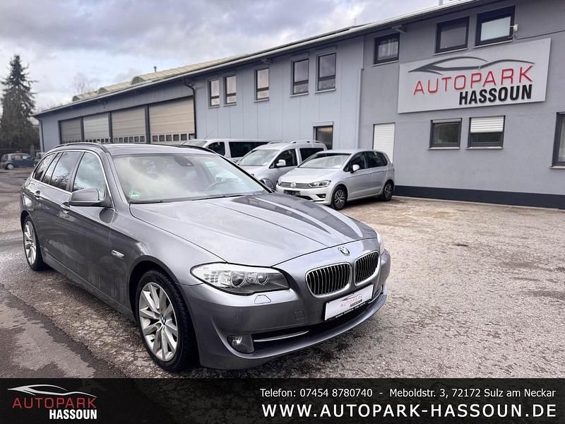 Gebraucht BMW 525 Sport Line 218 PS (160 kW) 2012 Spacegrau Kombi