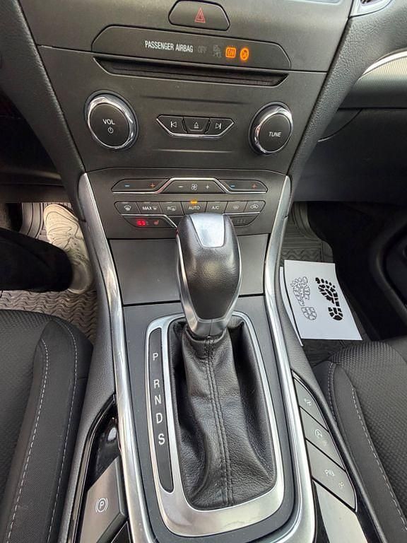 Gebraucht Ford S-MAX Titanium 179 PS (131 kW) 2017 Schwarz Van / Kleinbus