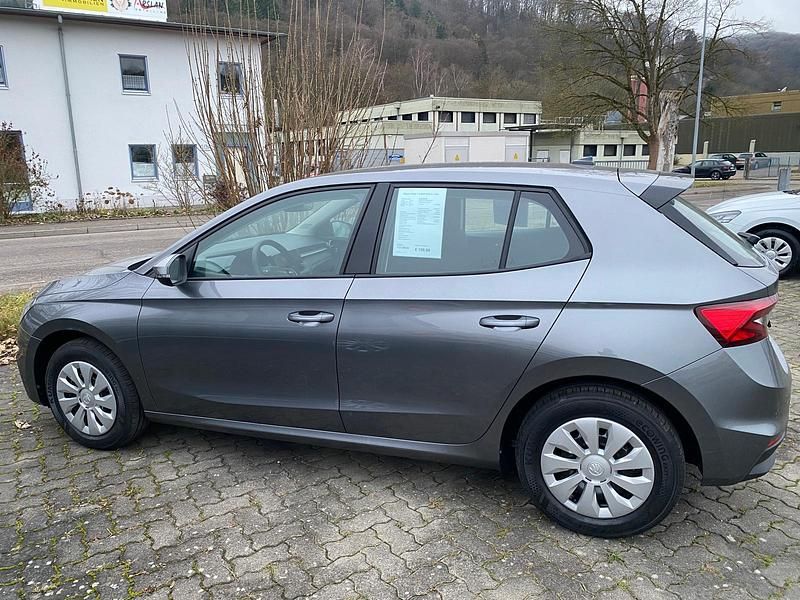 Neu Skoda Fabia Selection 95 PS (69 kW) 2025 Graphitgrau metallic Limousine