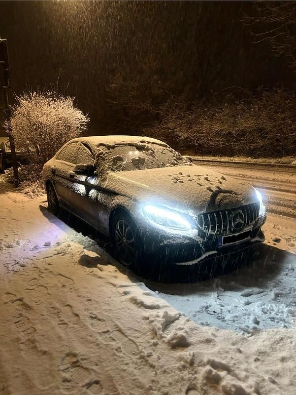 Blau Gebraucht 2019 Mercedes C180 Limousine | 24.000 € (Fairer Preis) - Bild 1/4