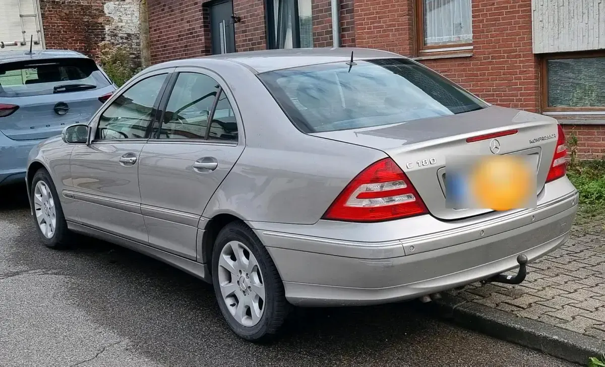 Gebraucht Mercedes C180 143 PS (105 kW) 2006 Andere farben Limousine